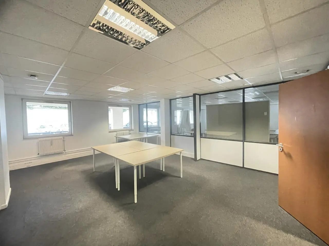 Office in Montreuil to rent Interior Photo- Image 1 of 9
