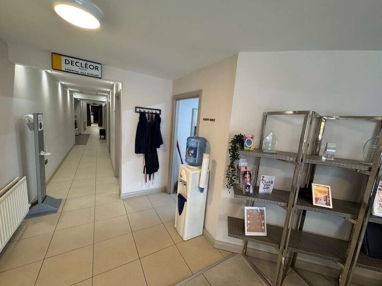 13 Antrim St, Lisburn to rent - Building Photo - Image 2 of 4