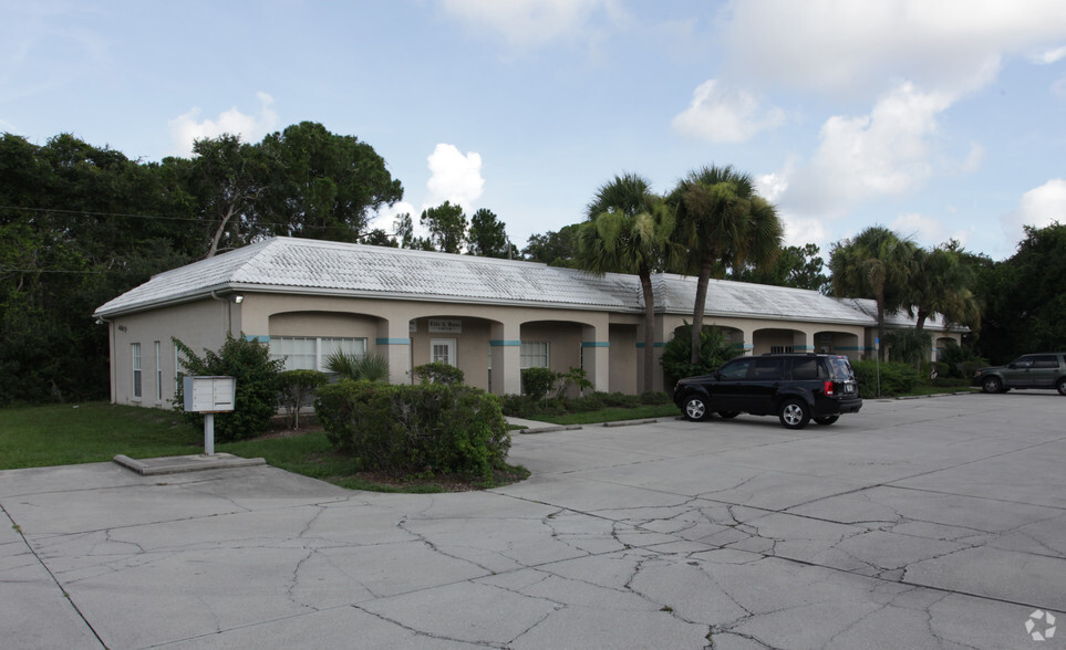 1435 Collingswood Blvd, Port Charlotte, FL for rent - Primary Photo - Image 1 of 7