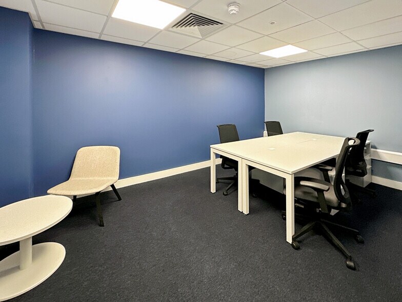 3-4 Bon Accord Crescent, Aberdeen to rent - Interior Photo - Image 2 of 8