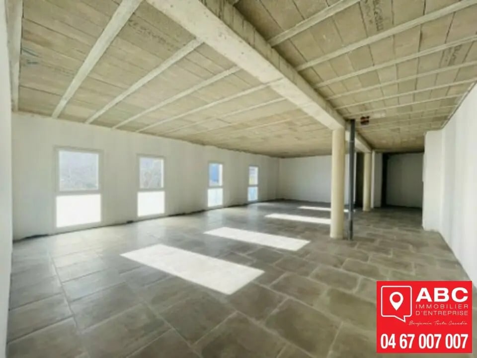 Location Bureaux 127 m² - Photo 1