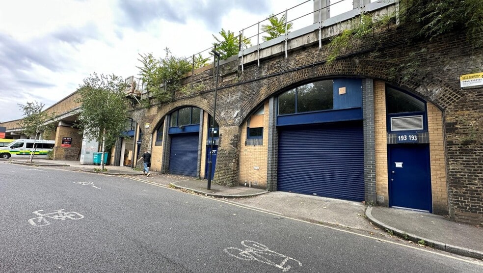 Carlisle Ln, London to rent - Primary Photo - Image 1 of 5
