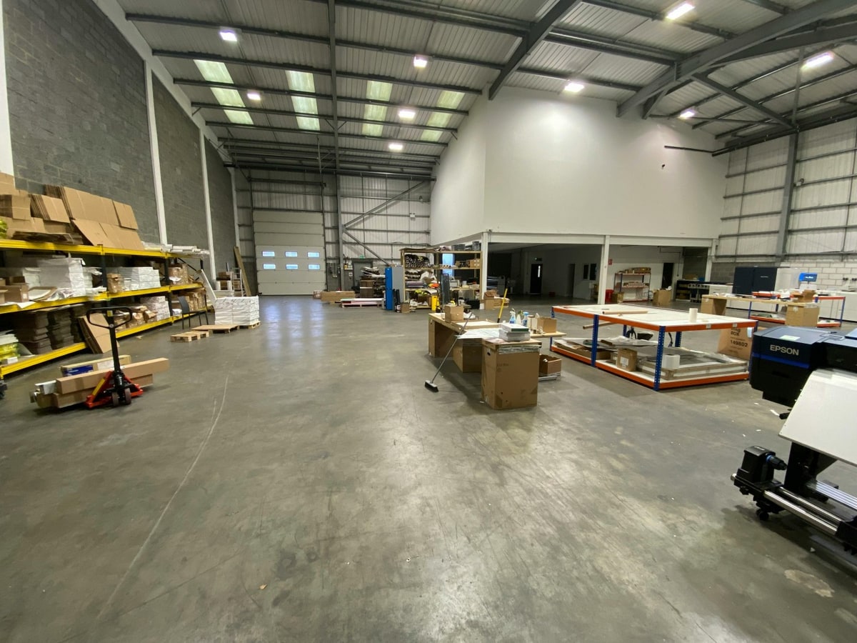 65.5-65.7 White Hart Ave, London, LND SE28 0GU - Unit 65.5 -  - Interior Photo - Image 1 of 3