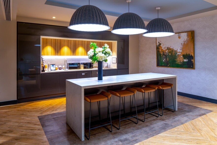 79-86 Chancery Ln, London to rent - Building Photo - Image 2 of 23