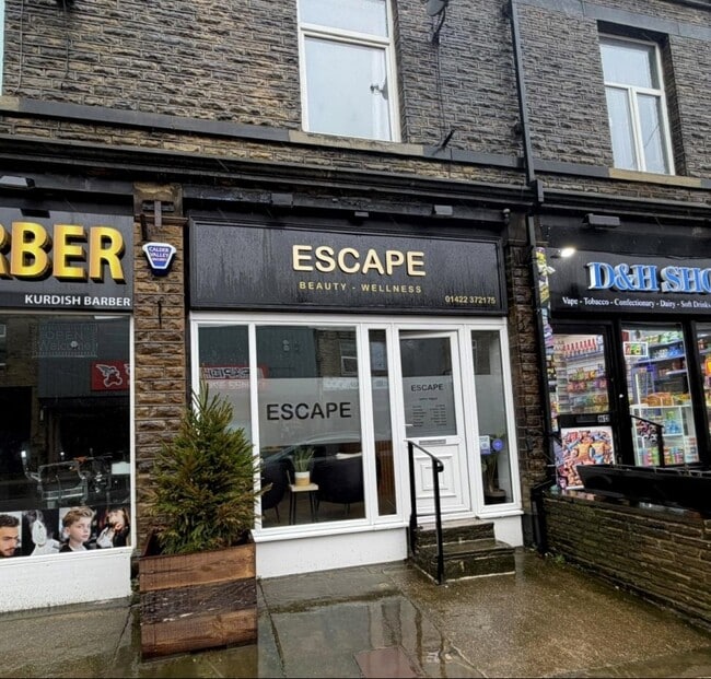 More details for 74-76 Huddersfield Rd, Elland - Retail to Rent