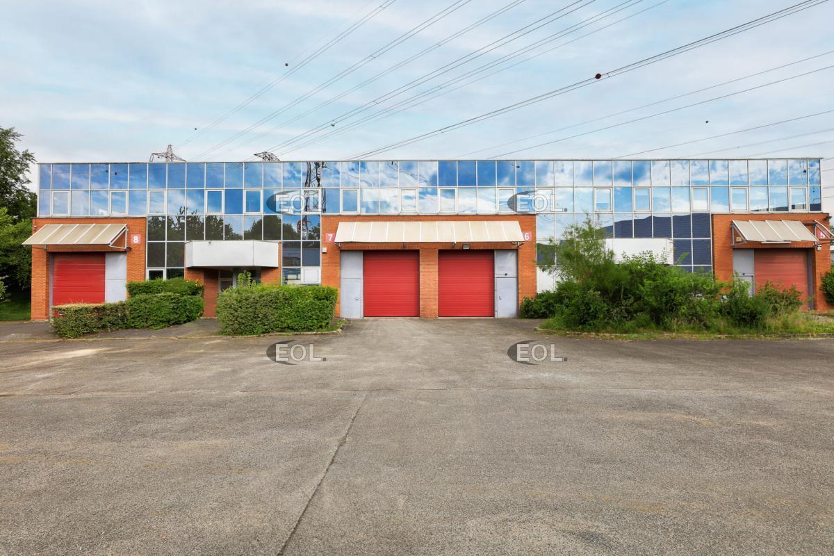 Light Industrial in Massy to rent Building Photo- Image 1 of 6