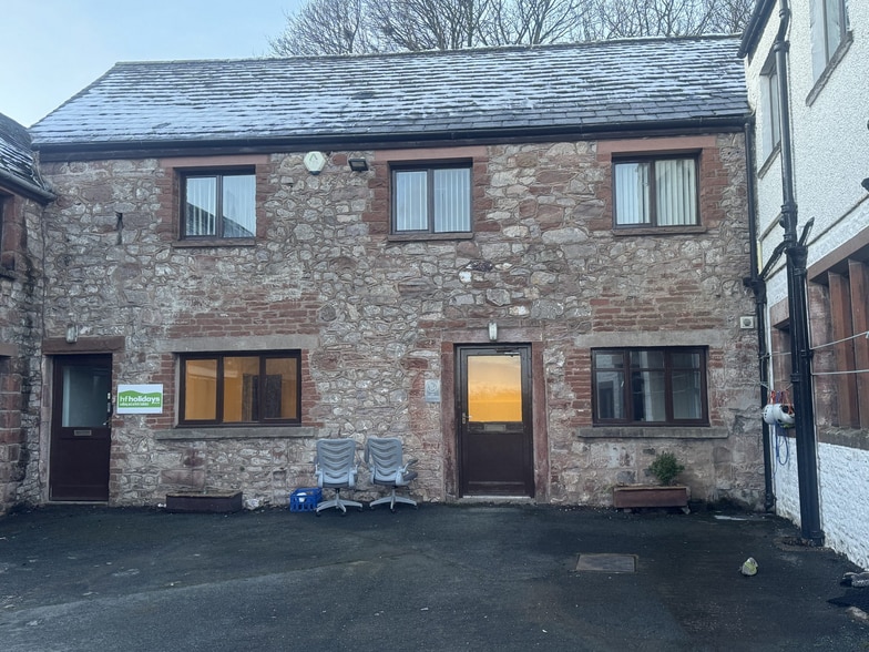 Redhills Ln, Penrith to rent - Building Photo - Image 2 of 11