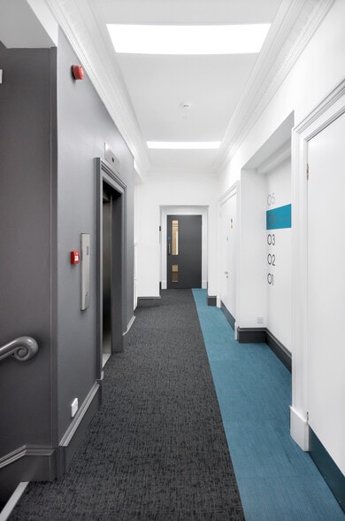 135 Buchanan St, Glasgow to rent - Interior Photo - Image 2 of 7