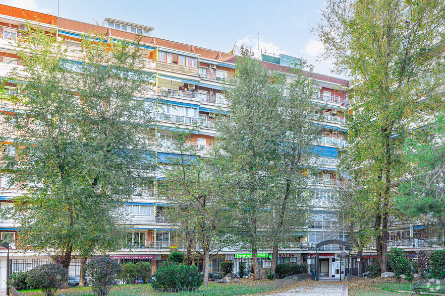 Calle Brújula, 6, Torrejón De Ardoz, Madrid for sale - Building Photo - Image 2 of 2