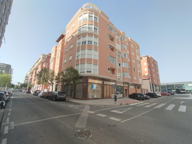 Carrer Baltasar Brotons García, 5, Elche, Alicante to rent - Primary Photo - Image 1 of 26