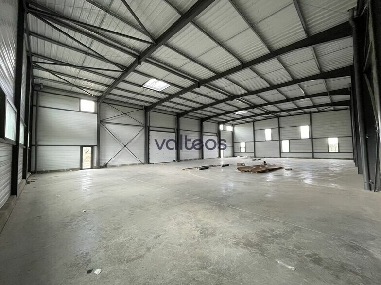 Light Industrial in Seysses to rent - Building Photo - Image 1 of 3