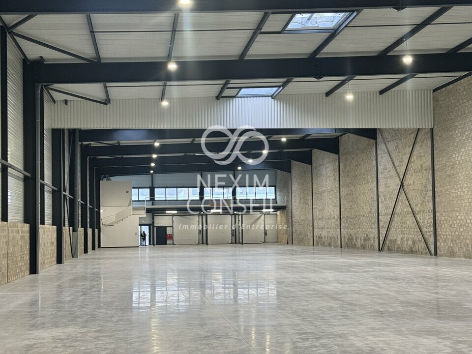 Industrial in Le Blanc-Mesnil to rent Building Photo- Image 1 of 12