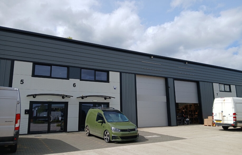 Harrier Way, Yaxley to rent - Building Photo - Image 3 of 4