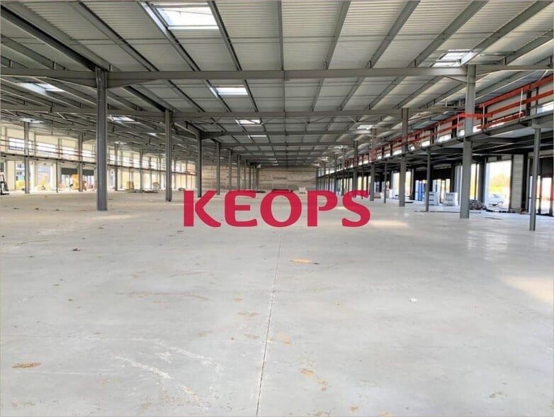 Light Industrial in Fenouillet to rent - Building Photo - Image 3 of 10