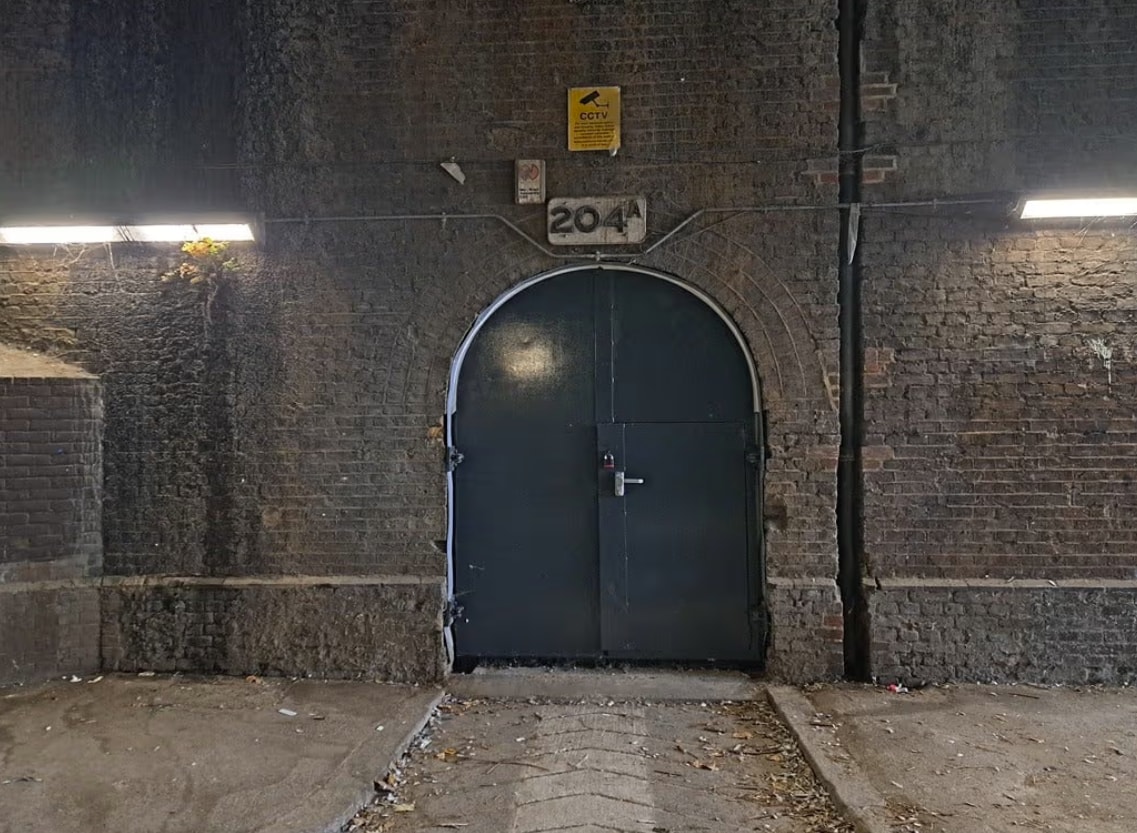 203-204A Virgil St, London to rent Building Photo- Image 1 of 2