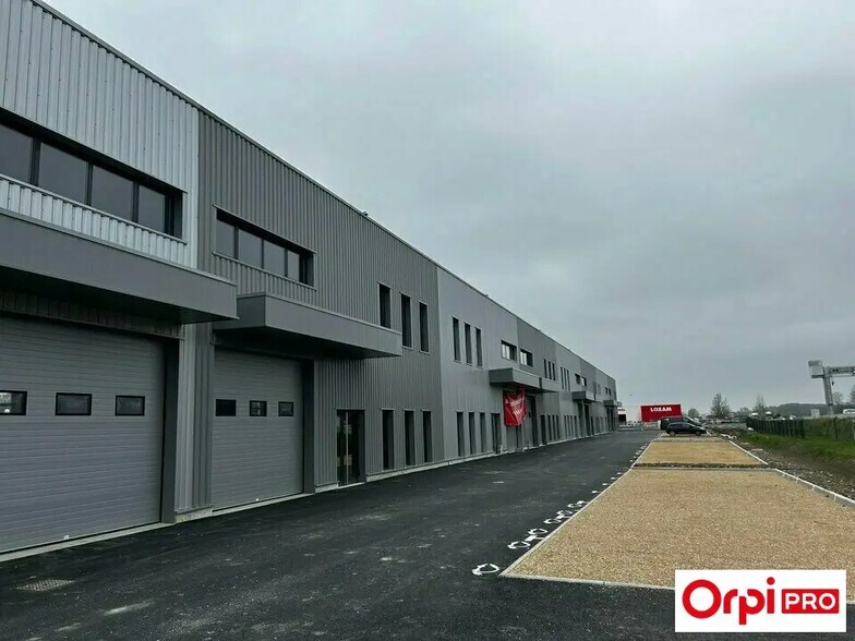 Light Industrial in Bourgoin-Jallieu for sale - Building Photo - Image 1 of 7
