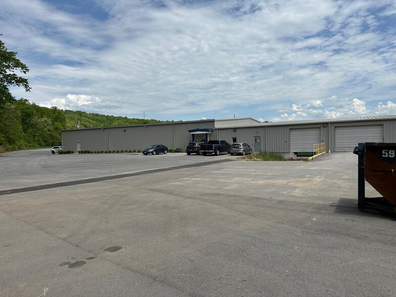 185 Cascade Industrial Park, Pembroke, VA for rent - Building Photo - Image 2 of 3