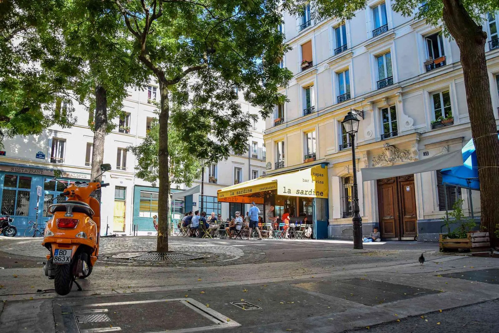 Office in Paris for sale Building Photo- Image 1 of 10