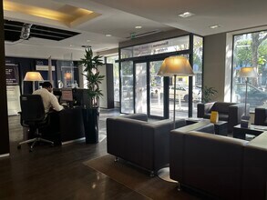 Office / Retail in Marseille to rent Interior Photo- Image 2 of 6