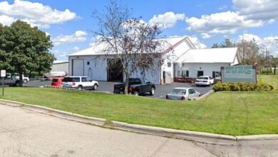 3200 Lakeside Ct, Mccullom Lake, IL for sale Building Photo- Image 1 of 16