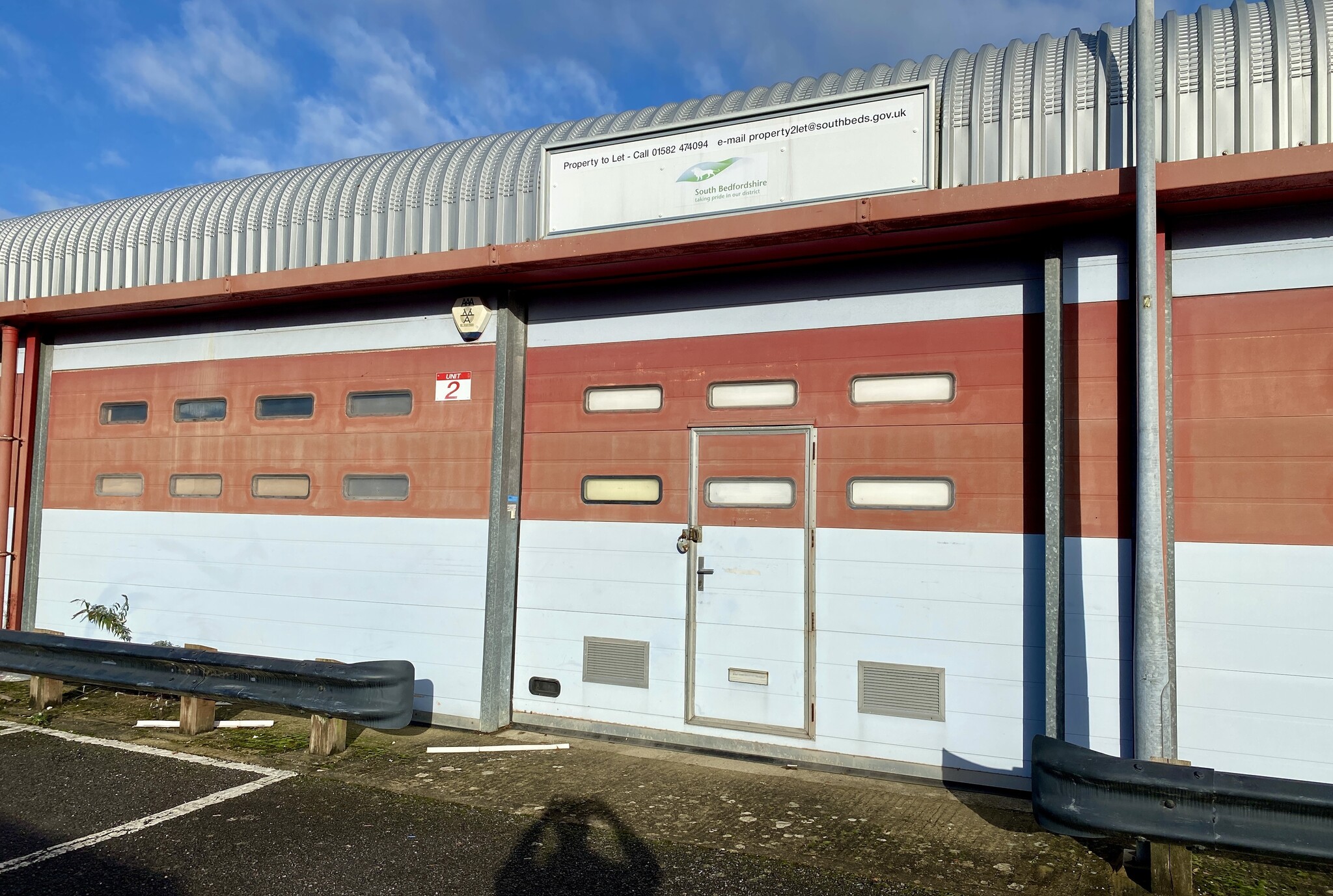 Acacia Clos, Leighton Buzzard to rent Building Photo- Image 1 of 3
