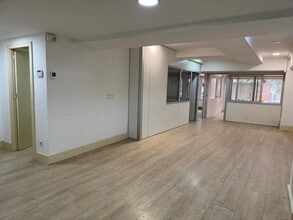 Office / Retail in Barcelona, Barcelona to rent Interior Photo- Image 1 of 18