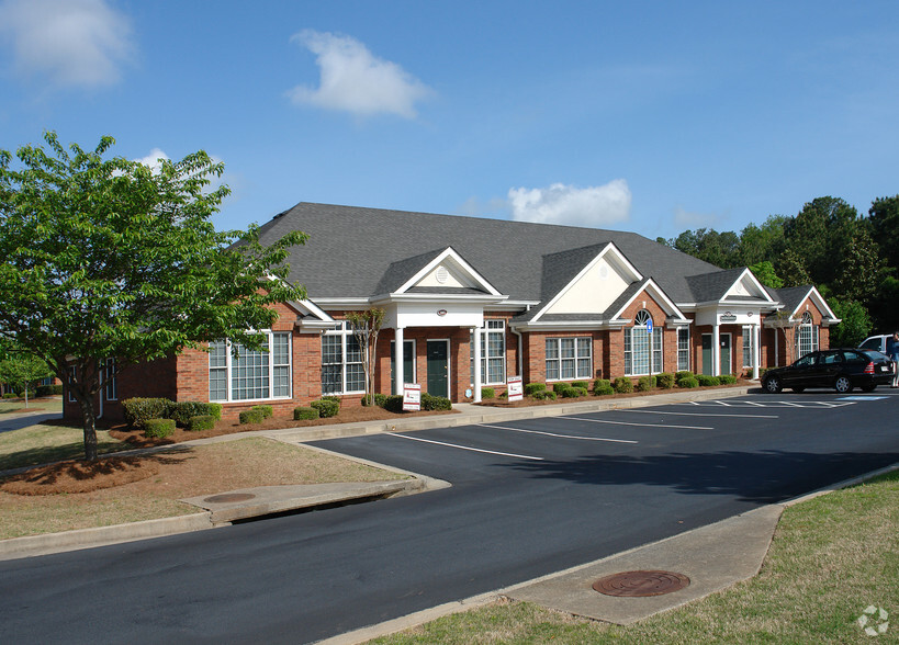 1901-1902 Macy Dr, Roswell, GA for rent - Primary Photo - Image 1 of 5