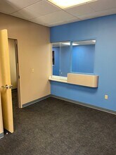 2011 E Houston St, San Antonio, TX to rent Building Photo- Image 2 of 5