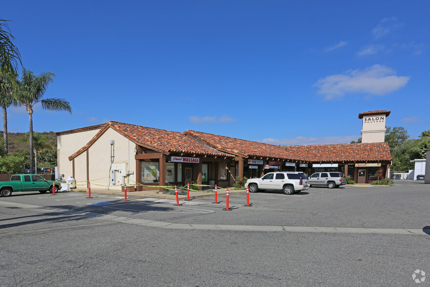 5517-5527 Mission Rd, Bonsall, CA for rent - Primary Photo - Image 3 of 8