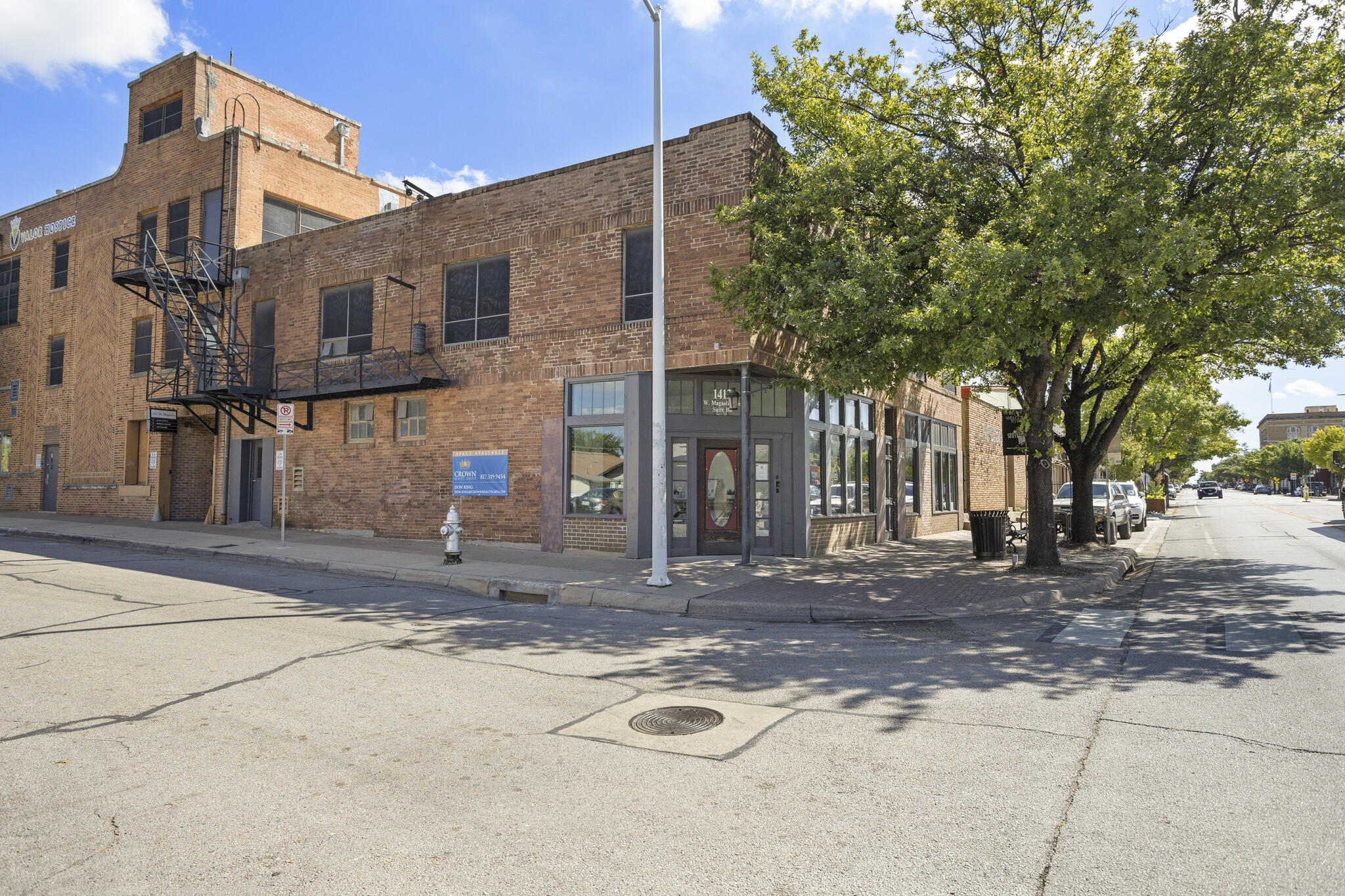 1412 W Magnolia Ave, Fort Worth, TX for rent Building Photo- Image 1 of 10