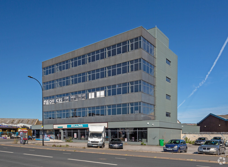 Attercliffe Rd, Sheffield for rent - Primary Photo - Image 1 of 3