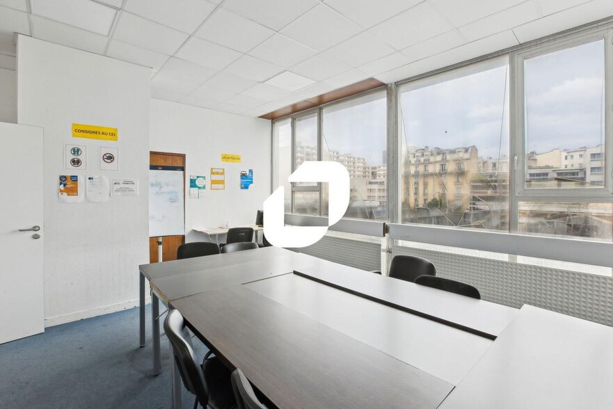 Office in Montreuil to rent - Interior Photo - Image 2 of 14