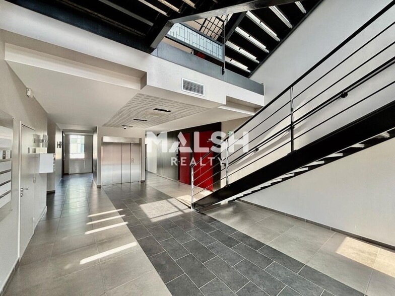 Office in Lyon to rent - Interior Photo - Image 2 of 11
