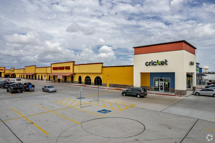 4951-4989 Ayers St, Corpus Christi, TX for rent - Building Photo - Image 1 of 7