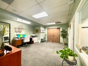 10737 Laurel St, Rancho Cucamonga, CA to rent Interior Photo- Image 1 of 15