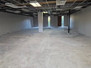 3050 Presidential Dr, Atlanta, GA to rent Interior Photo- Image 2 of 3