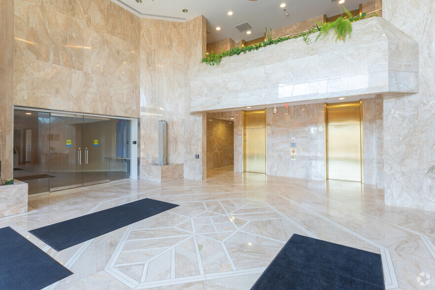 800 S Frederick Ave, Gaithersburg, MD for rent - Lobby - Image 3 of 7