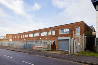 More details for 9-10 Warwick Rd, Borehamwood - Industrial for Rent