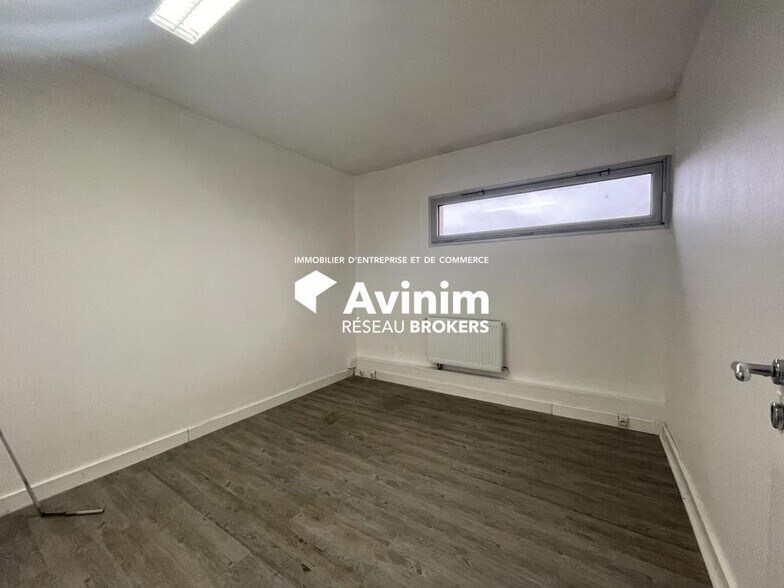 Retail in Gometz-la-Ville to rent - Interior Photo - Image 3 of 17