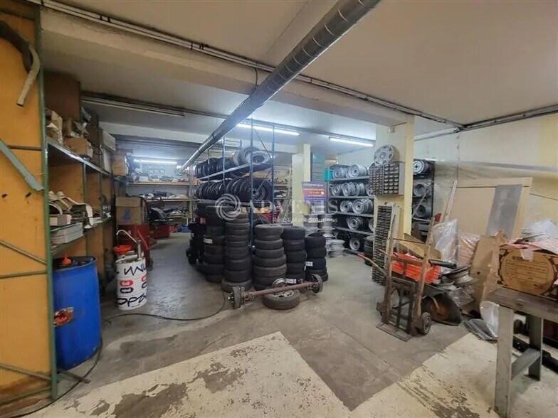 Light Industrial in Saint-Denis for sale - Interior Photo - Image 3 of 6