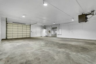 13940 - 13980 Tualatin Valley hwy, Beaverton, OR to rent Interior Photo- Image 1 of 31