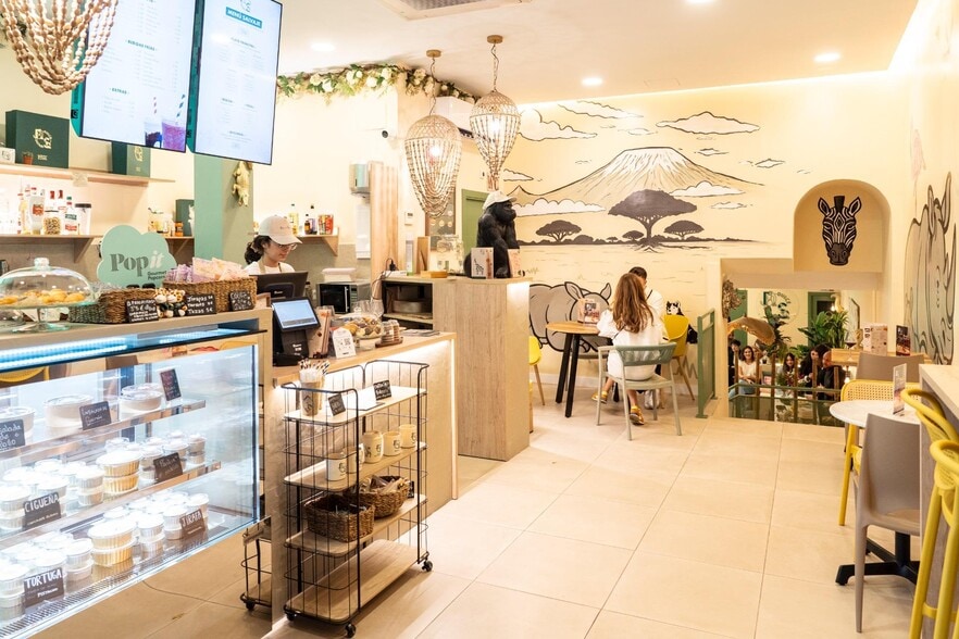 Retail in Madrid, Madrid to rent - Interior Photo - Image 1 of 3