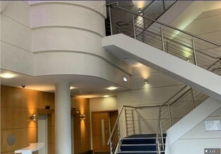 4 Brighton Rd, Crawley to rent Interior Photo- Image 2 of 3