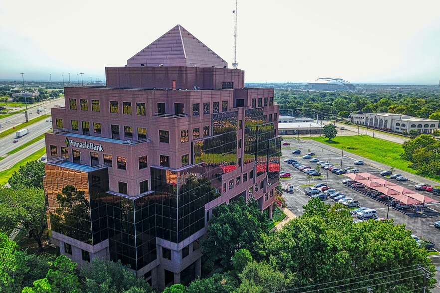 1521 N Cooper St, Arlington, TX to rent - Building Photo - Image 2 of 10