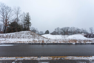 Tanzio Rd, Leominster, MA for rent Primary Photo- Image 1 of 3