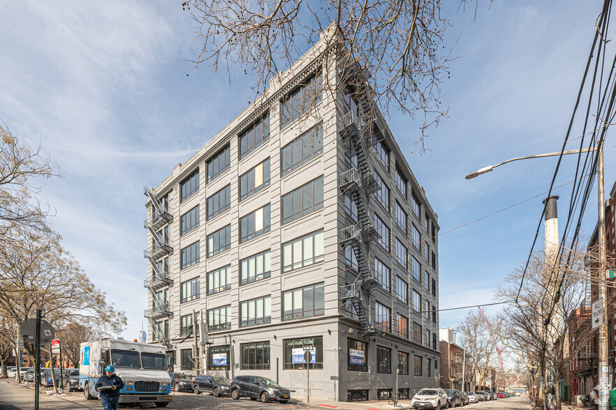 295 Front St, Brooklyn, NY for rent - Building Photo - Image 1 of 4