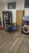 Retail in Madrid, Madrid to rent Interior Photo- Image 1 of 4