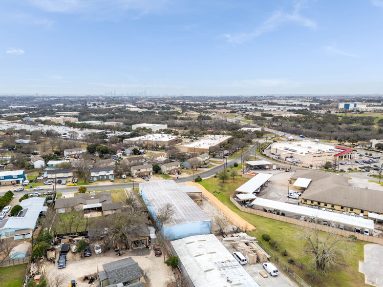 1618 Future Dr, Austin, TX for rent - Building Photo - Image 3 of 32