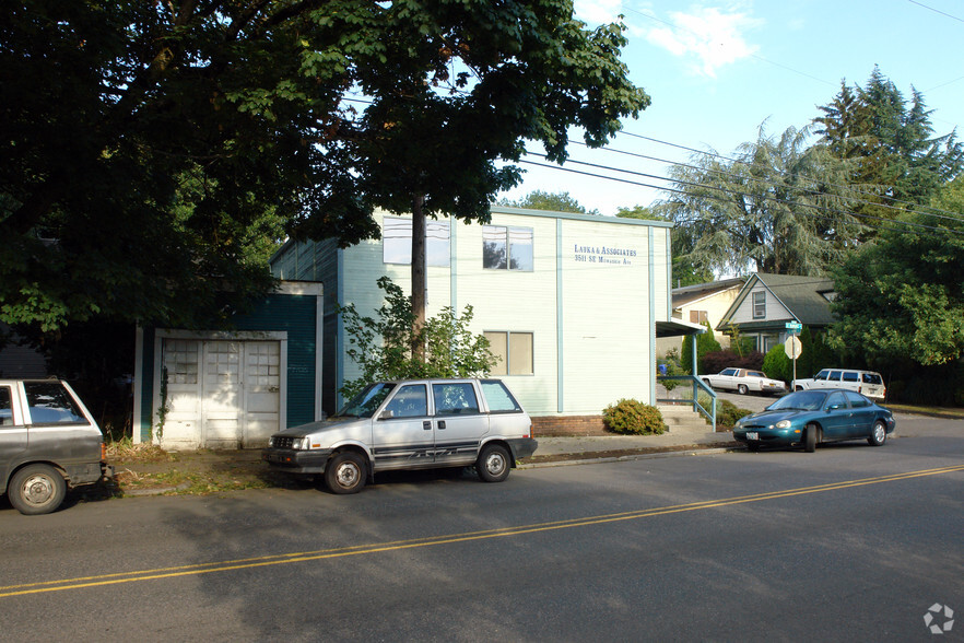 3501-3511 SE Milwaukie Ave, Portland, OR for sale - Building Photo - Image 3 of 3