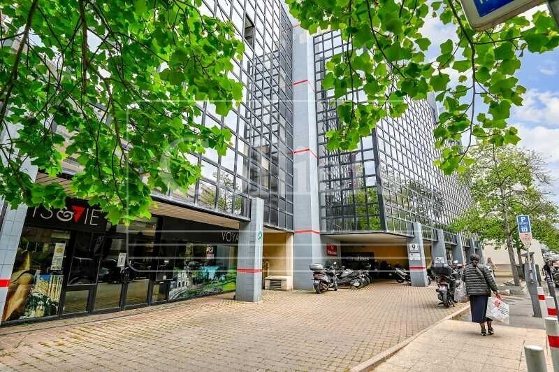 Office in Marseille to rent - Building Photo - Image 2 of 10